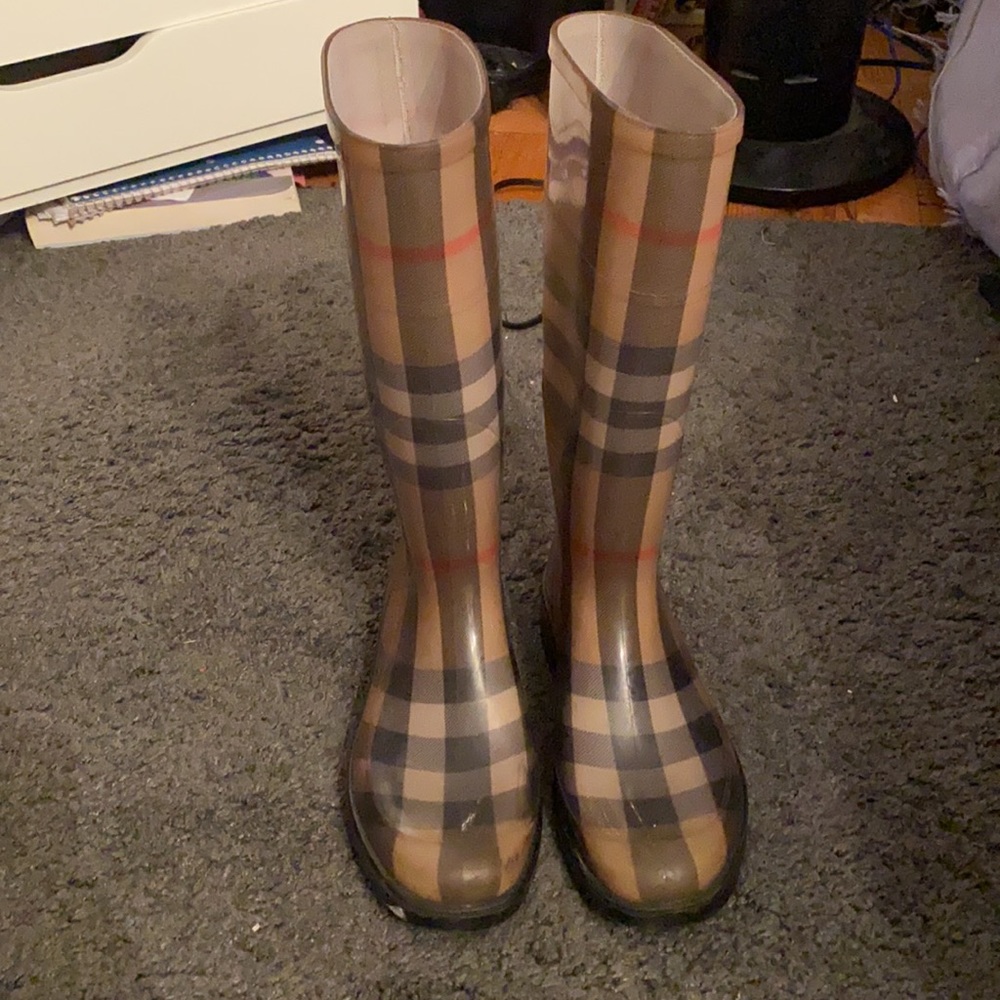 Classic Burberry patterned rain boots - Picture 2 of 6